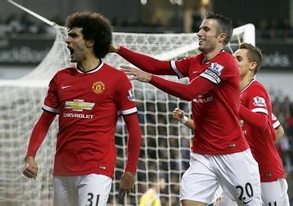 场上进行竞 场上进行竞