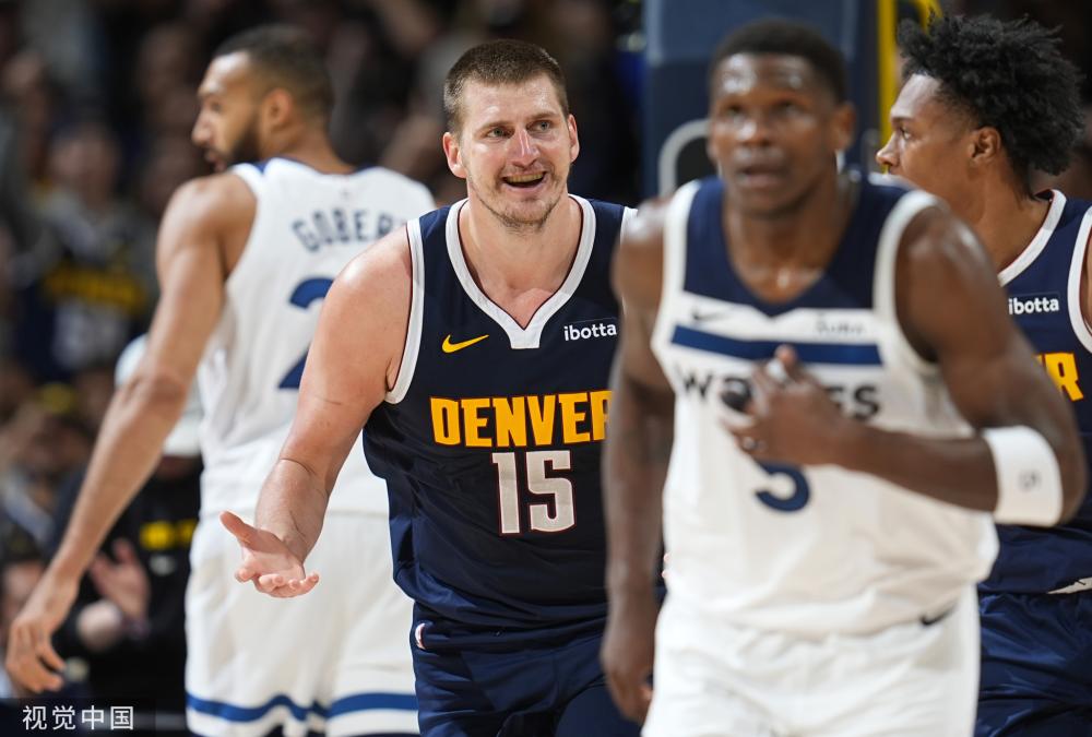 卢卡库通过 卢卡库通过